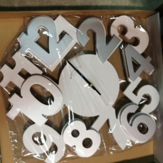 שעון מעוצב אפור לבן