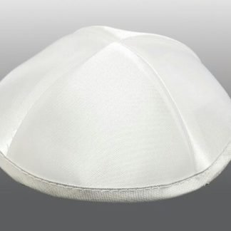 במבצע מדהים 100 כיפות סאטן עם פס כסף מודפסות