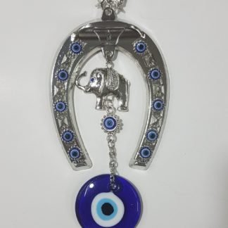 פרסה עם עין ופיל