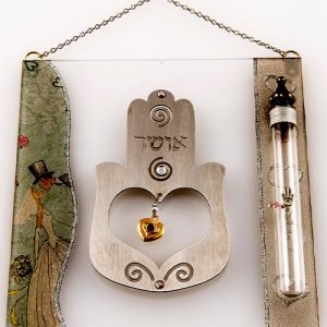 תמונת אקריל מעוצבת לכוס שבירה