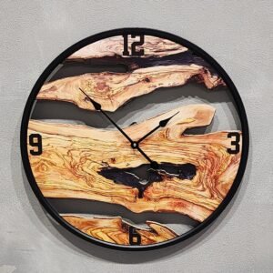 שעון מתכת שילוב עץ