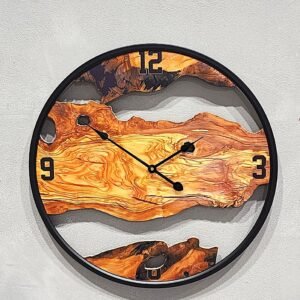 שעון מתכת שילוב עץ